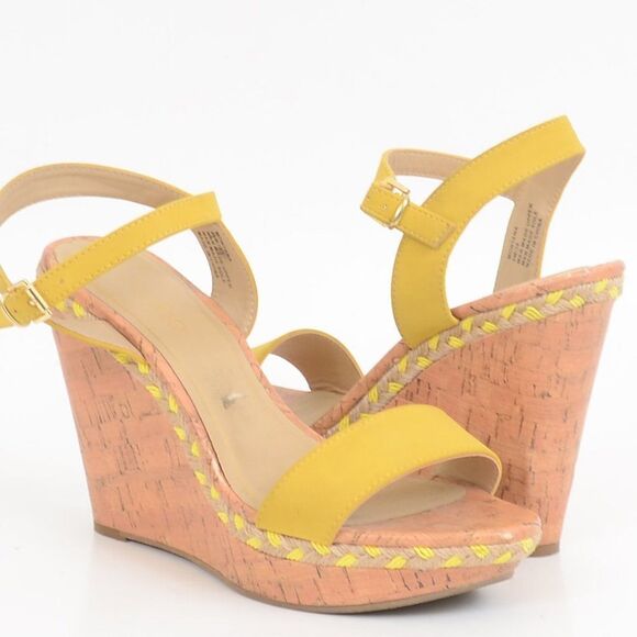 Me Too Montana Yellow Ankle Strap Wedge Sandals Women's Size 8.5M - Picture 1 of 6